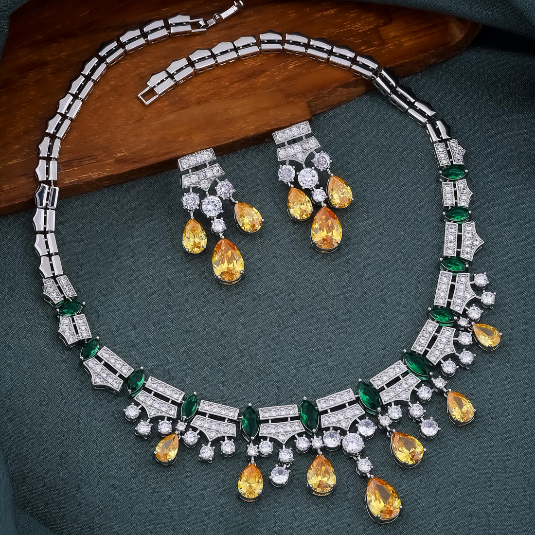 Emerald & yellow Teardrop Necklace set