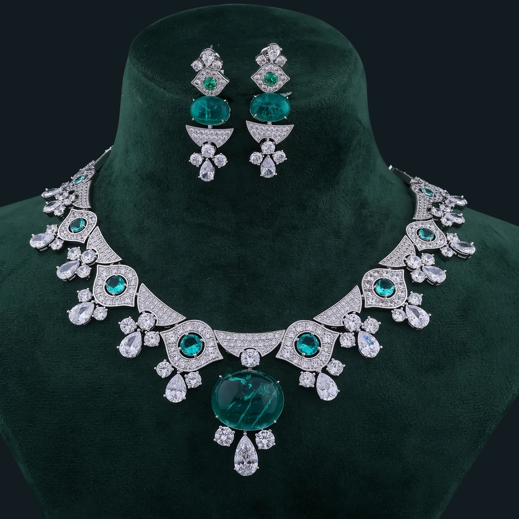 Emerald & Diamond Royal Necklace Set